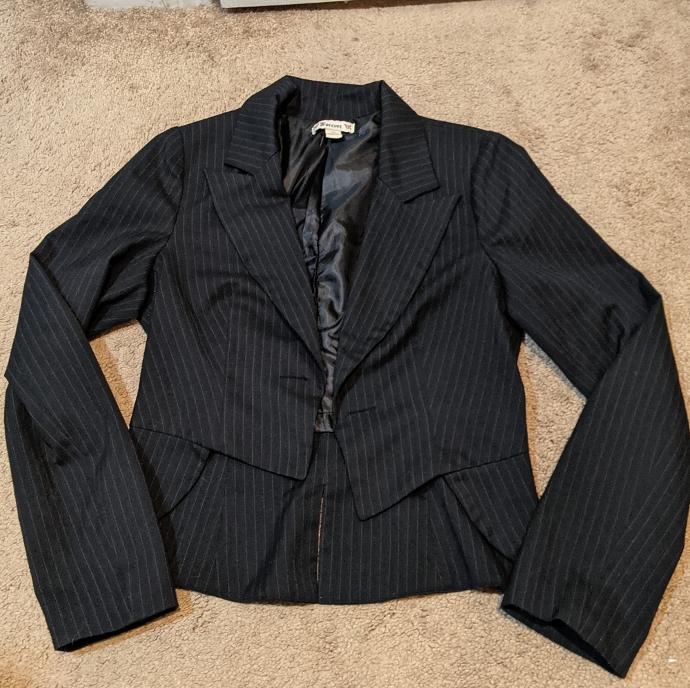 Amazing Pinstripe black crop blazer w/coattails